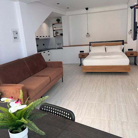 Crown Apartment Sarande Exterior photo