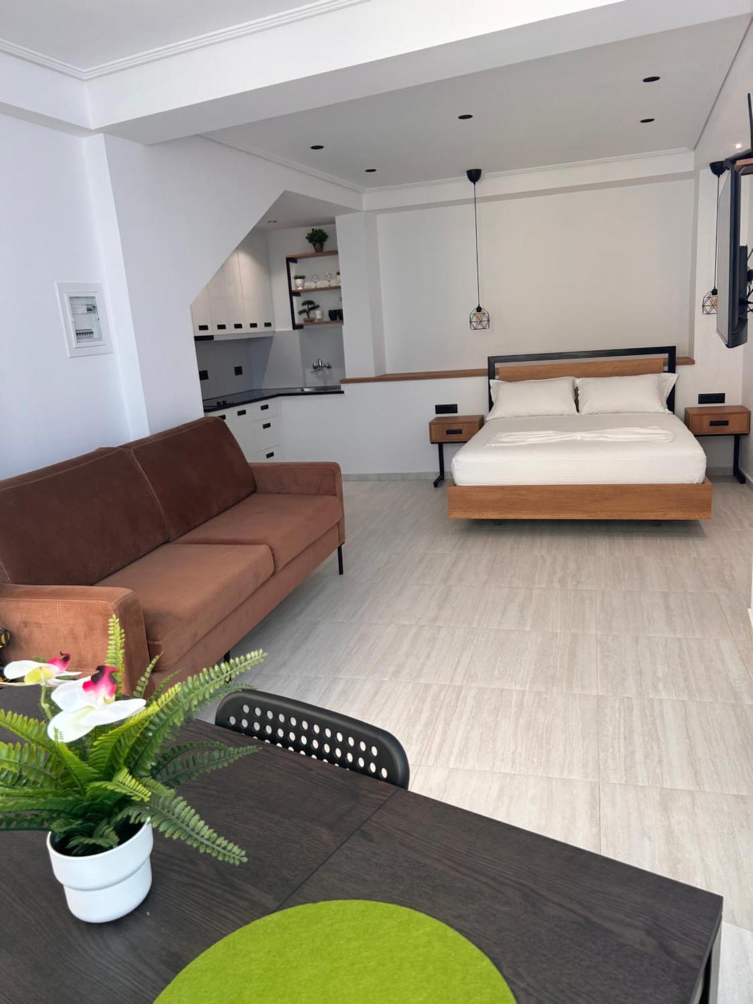 Crown Apartment Sarande Exterior photo