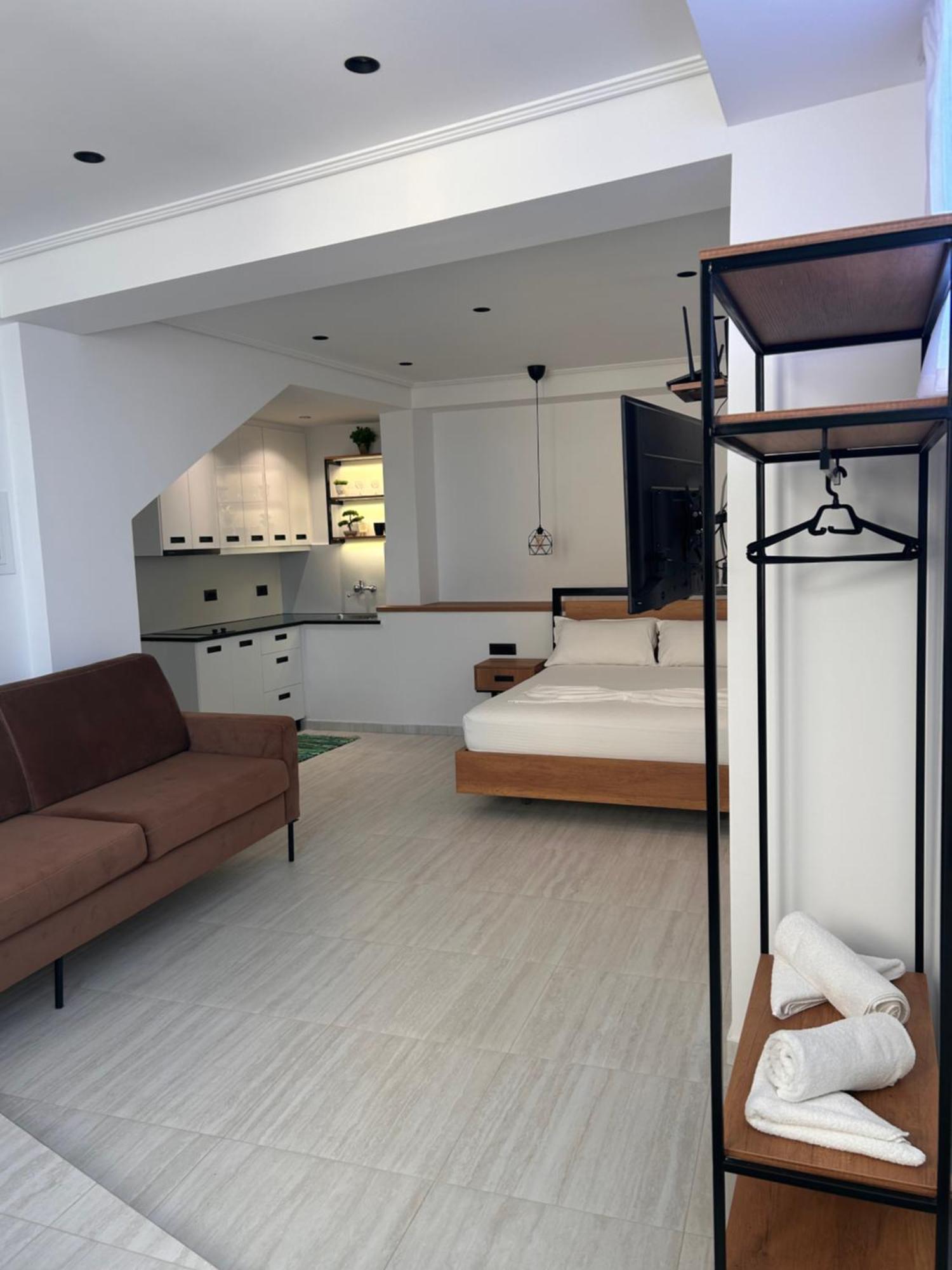 Crown Apartment Sarande Exterior photo