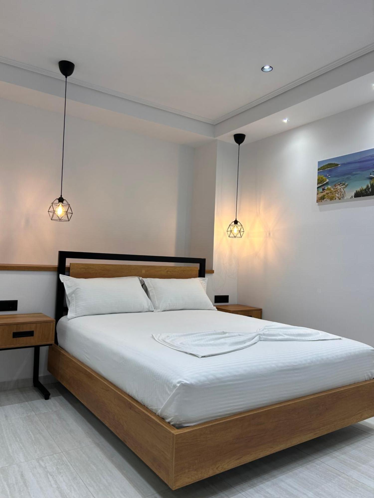 Crown Apartment Sarande Exterior photo